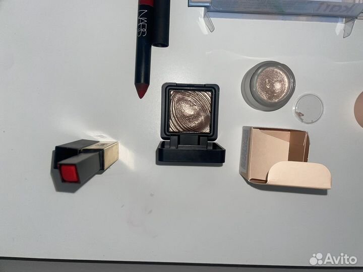 Тени и помады