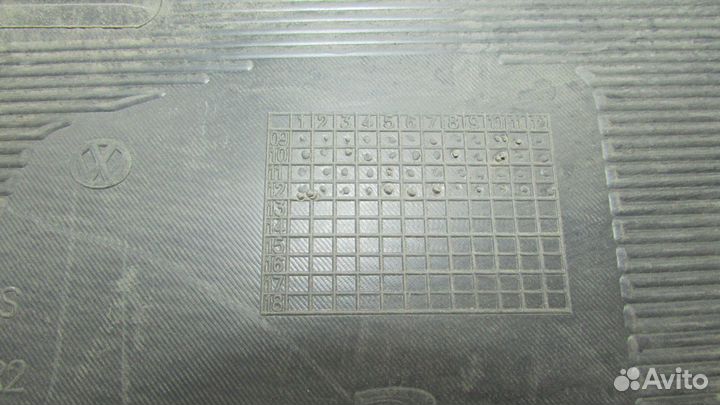 VW Polo 5 HB обшивка двери багажника хэтчбек