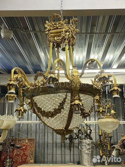 Люстра.Мебель в стиле Людовика.Антиквариат