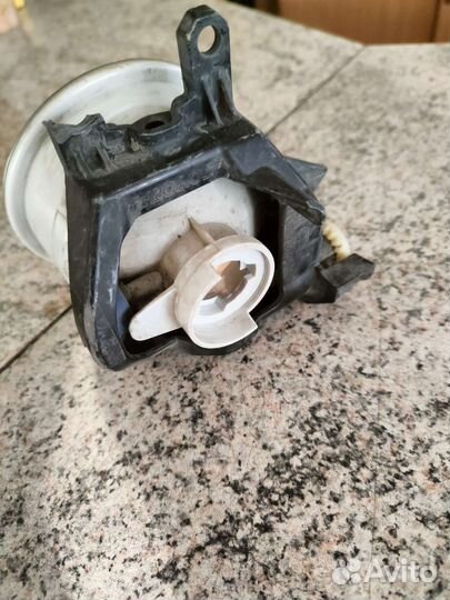 Фара противотуманная toyota highlander 3