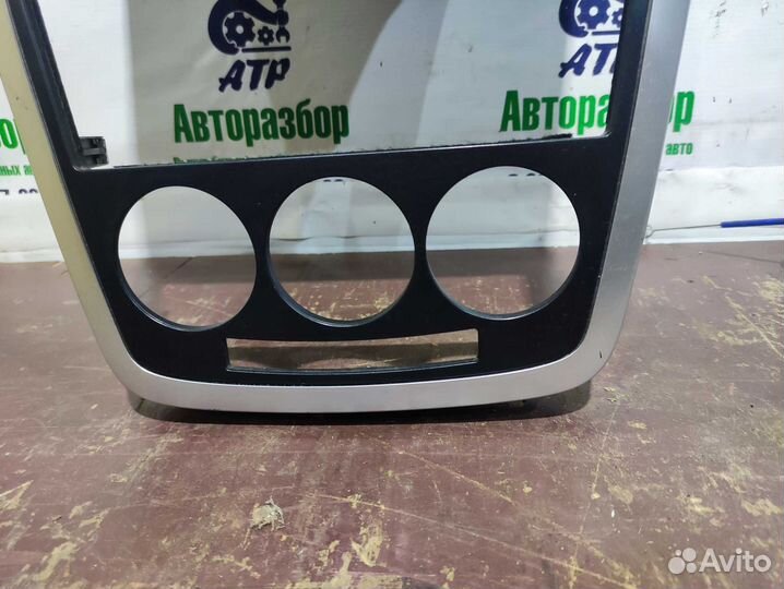 Консоль Mazda CX-7 с дифлекторами