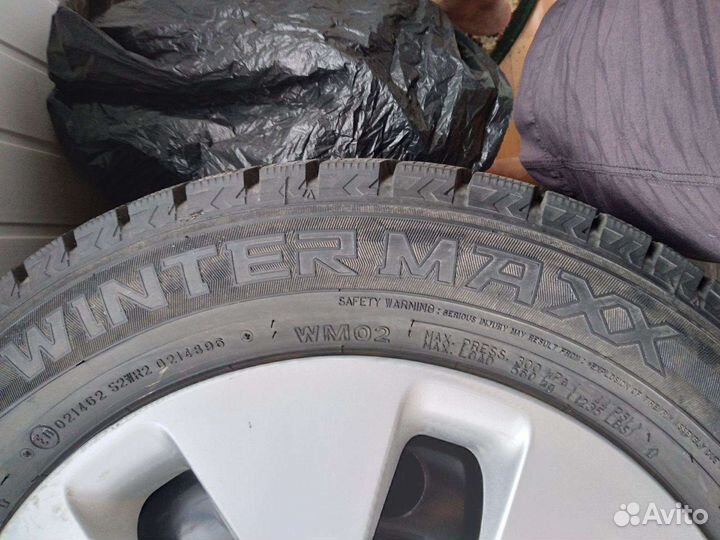 R15 Dunlop Winter Maxx 185/65, PCD 4x114.3 DIA 20