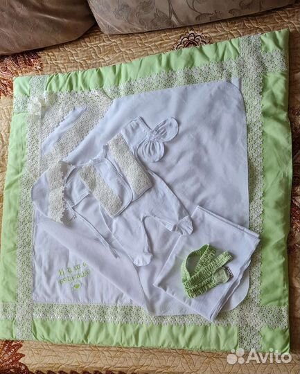 Кружевной уголок с плюшевым комбинезоном