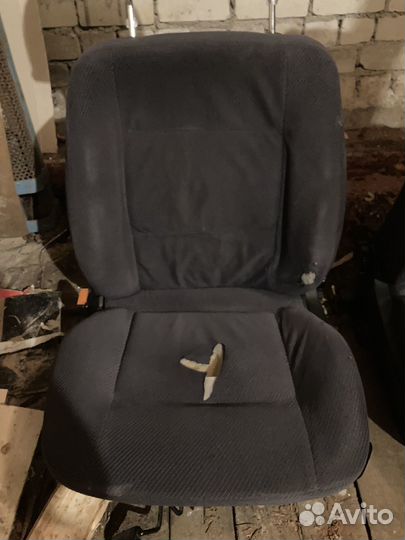 Передние сиденья Ауди 100 с4