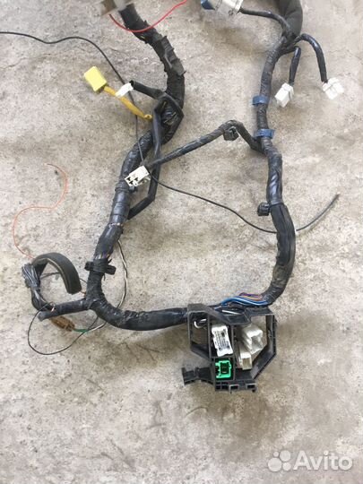 Проводка под торпедо Nissan Maxima A33 (5784)