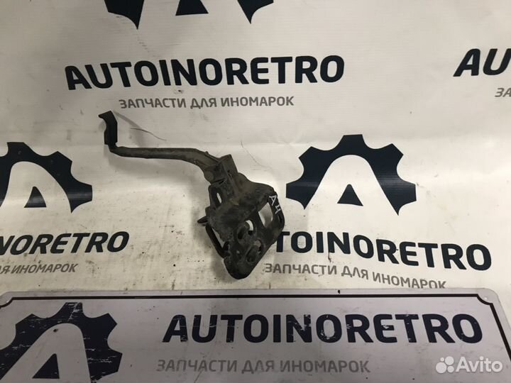 Замок капота audi. 80. B4