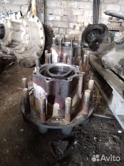 Ступицы задние Интернационал 9200 и 9800