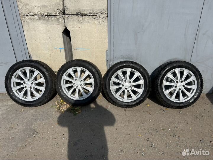 Продам шины r 17 Toyota Camry