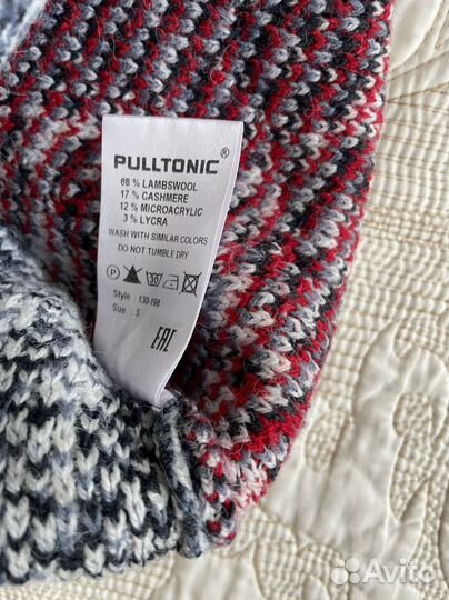 Свитер шерстяной женский с горлом