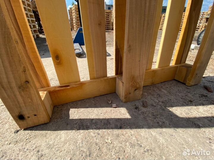 Новые деревянные поддоны