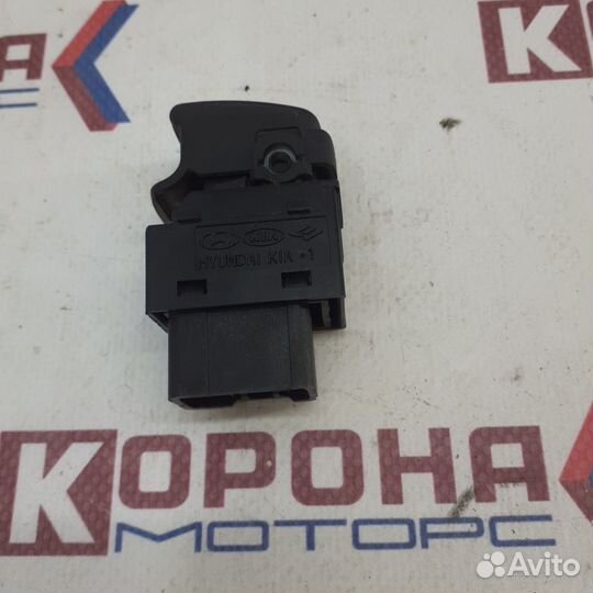 Кнопка стеклоподъемника передней правой двери KIA