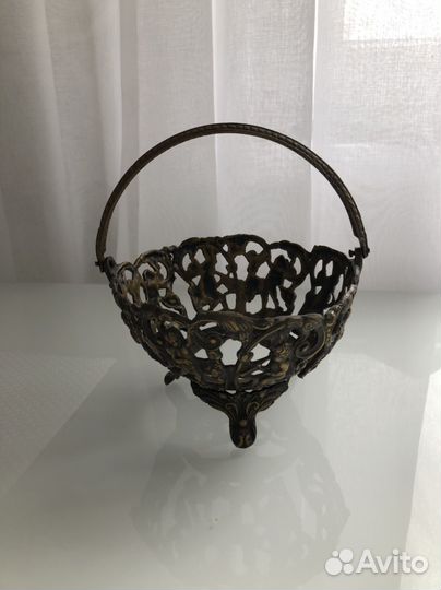 Ваза на ножках