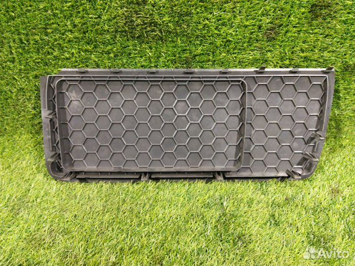 Решетка динамика прав. зад. audi A4