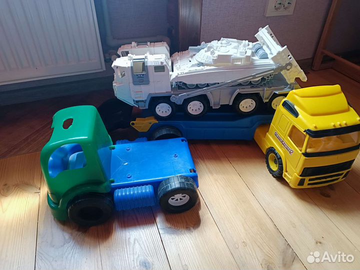 Игрушки пакетом машина большая