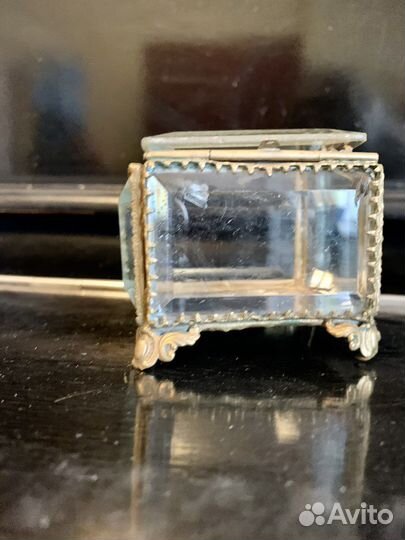 Стеклянная шкатулка, латунь. Винтаж
