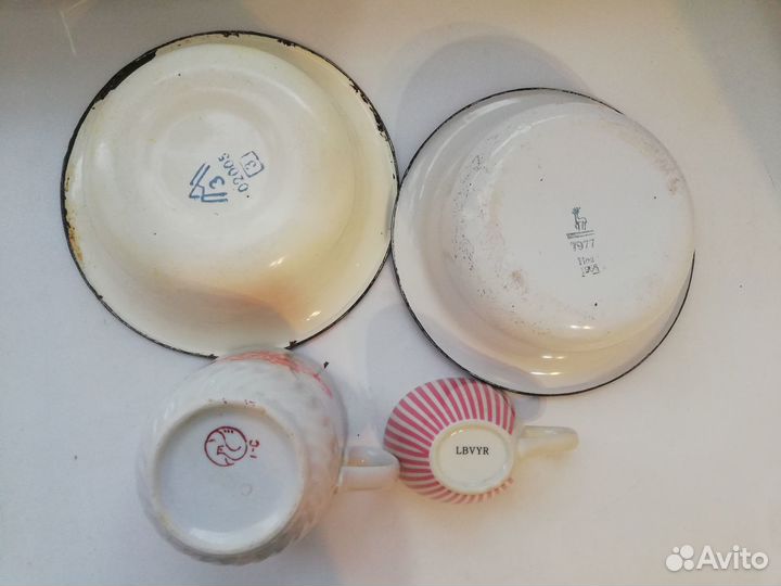 Посуда времен СССР, кружки,эмалированные миски