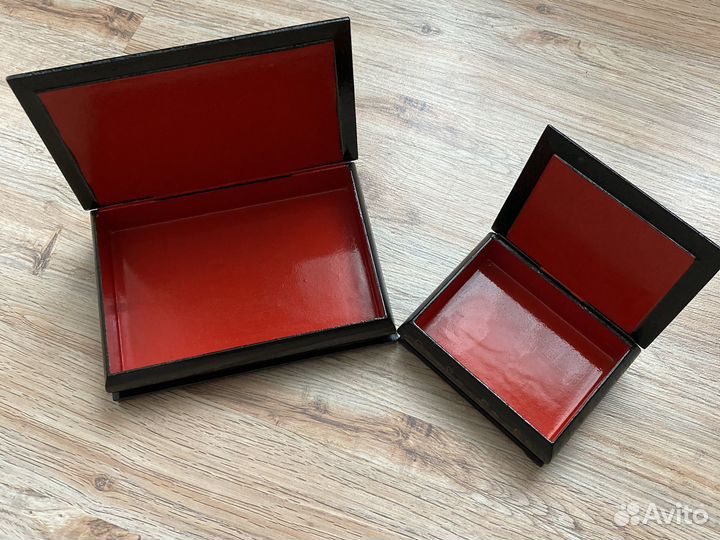 Деревянная шкатулка