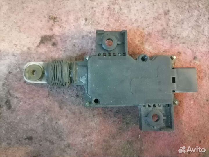 Активатор замка багажника додж караван 3