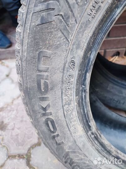 Nokian Tyres Hakkapeliitta 8 215/60 R16