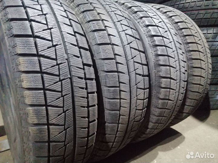 Bridgestone Blizzak Revo GZ 215/60 R17