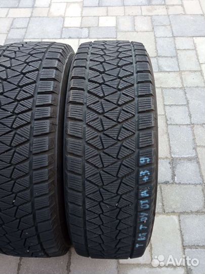 Bridgestone Blizzak DM-V2 225/65 R17