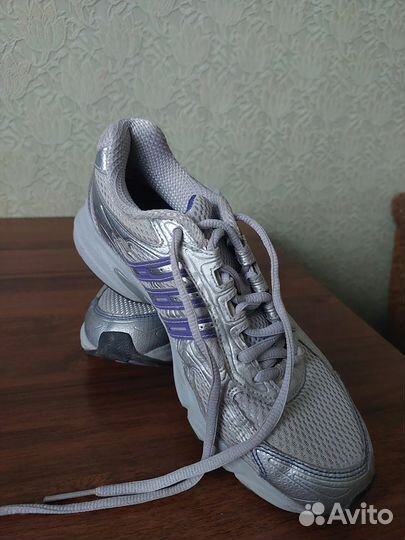Кроссовки adidas