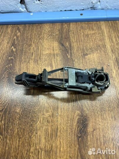 Ручка двери внешняя задняя левая Volkswagen Passat