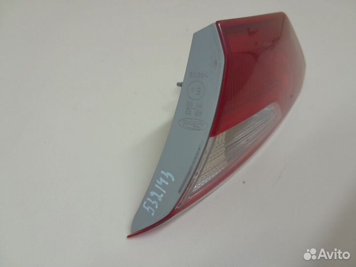 Фонарь задний внутренний правый Ford Focus 3 2011