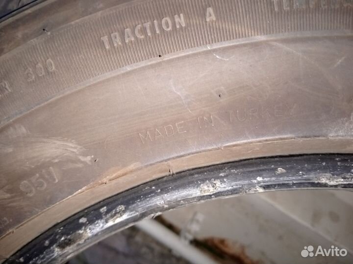 Goodyear Eagle Sport 215/60 R16 95