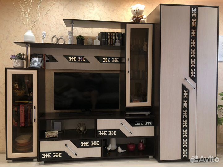 Стенка в гостиную