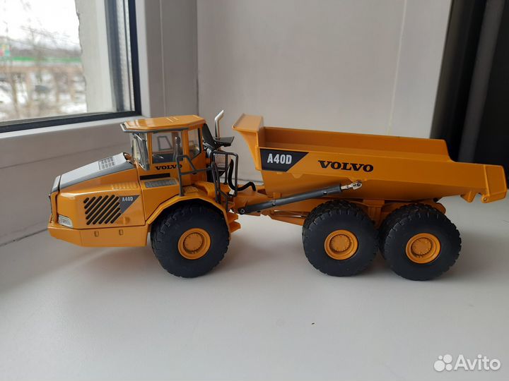 Масштабная модель автосамосвала Volvo A40D