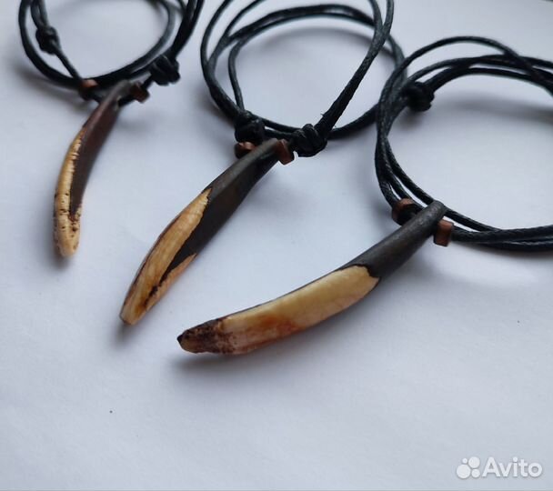 Клык кабана коричневый