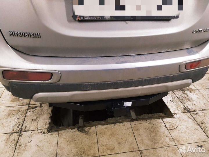 Фаркоп на Mitsubishi Outlander 2012