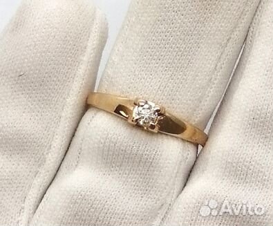 Кольцо с природным камнем Золото