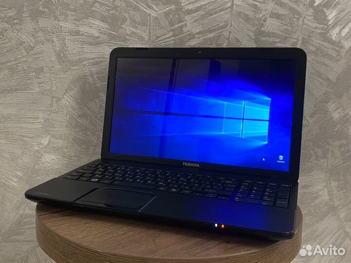 Ноутбук Toshiba 15.6' (стандарт)