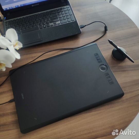 Графический планшет wacom Intuos Pro Large PTH-860