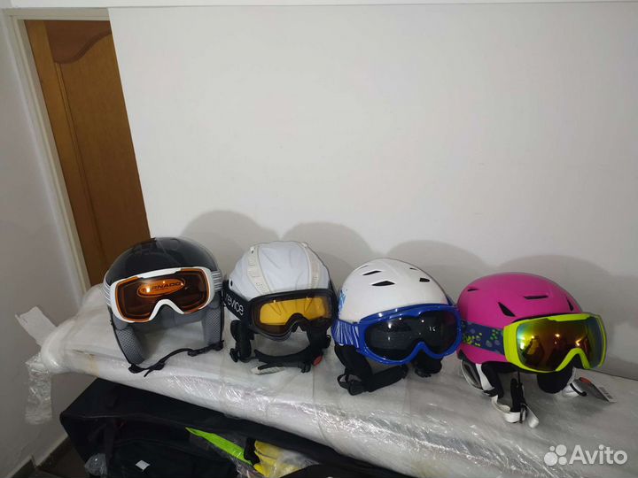 Детские зимние шлемы с масками новые