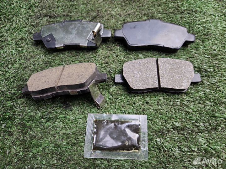 Колодки тормозные задние Honda Legend KB1