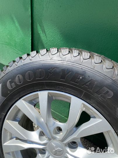 Комплект колес Mitsubishi Pajero r17 265 65