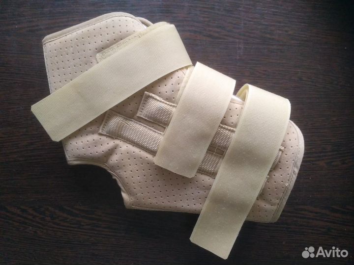 Бандаж на голеностопный сустав