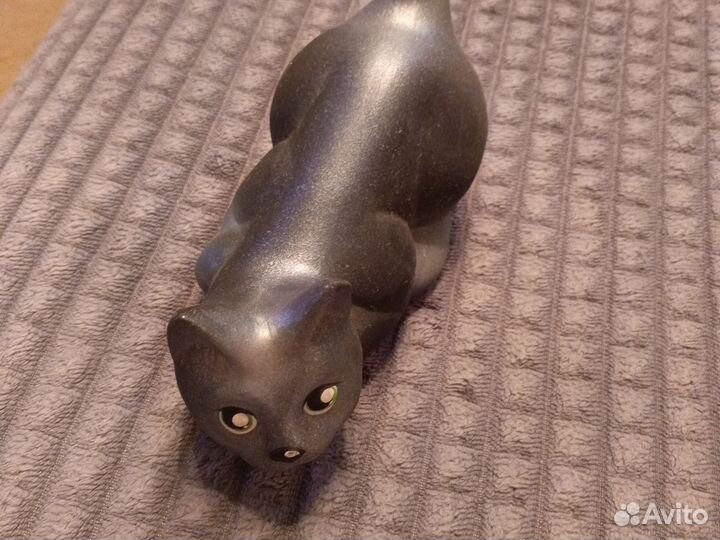 Статуэтка кошка