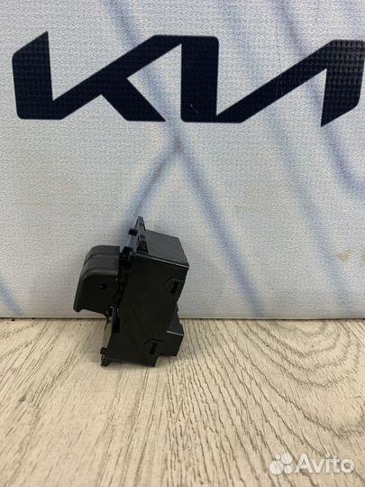 Блок кнопок стеклоподъемников Kia RIO 3