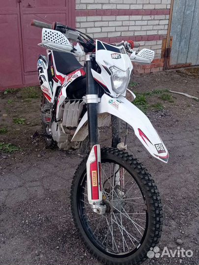 Мотоцикл BSE Z5