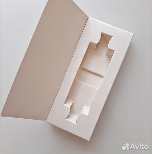 Флакон с распылителем для духов