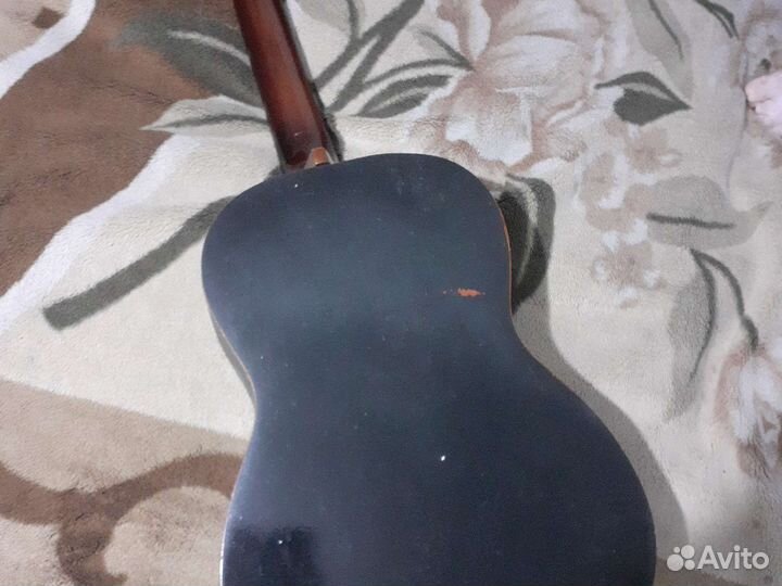 Гитара шестиструнная