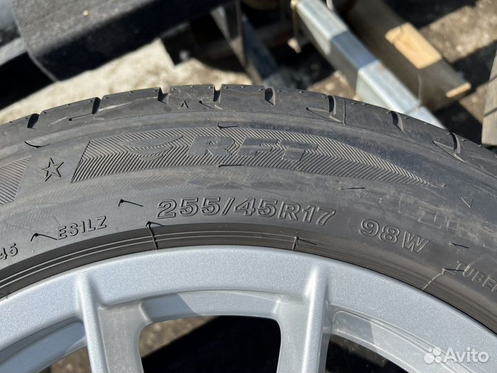 Bridgestone Potenza S001 225/50 R17 и 255/45 R17 94W
