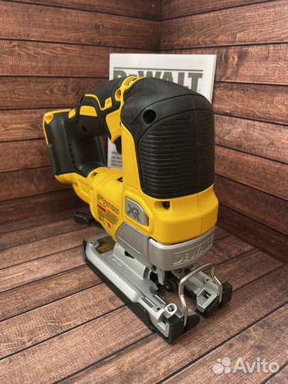 Лобзик dewalt dcs334