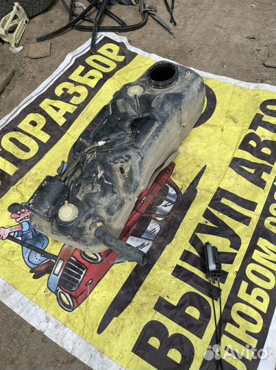 Бензобак,топливный бак Suzuki SX4