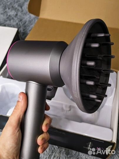 Профессиональный фен supersonic dyson