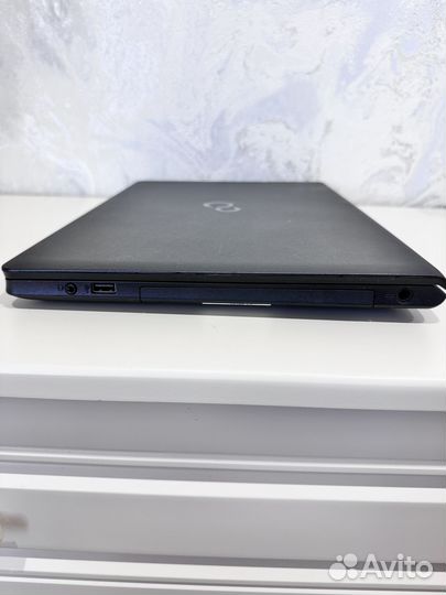 Ноутбук fujitsu lifebook A557 i5-7200